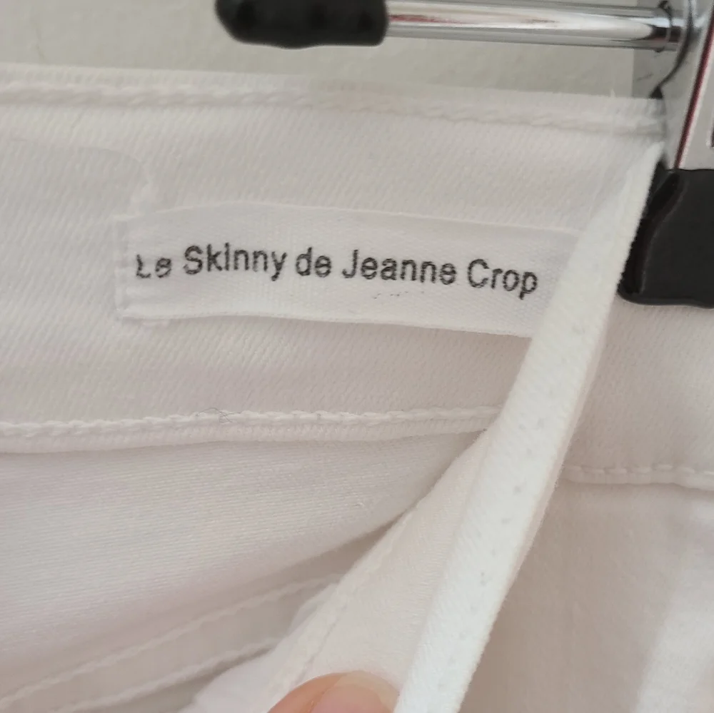 FRAME Le Skinny De Jeanne Crop Distressed Jeans in Blanc White Sz 27 - Picture 10 of 13